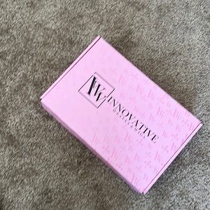 V Part wig, brand new never worn, deep curly